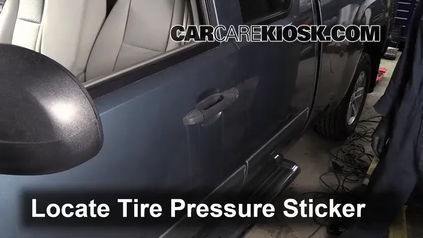2007 GMC Sierra 1500 SLE 4.8L V8 Extended Cab Pickup (4 Door) Tires & Wheels Check Tire Pressure